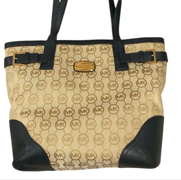 Michael Kors  Women's Purse BG/Cam/Navy Tote Millbrook Large tan zip top - Picture 1 of 10